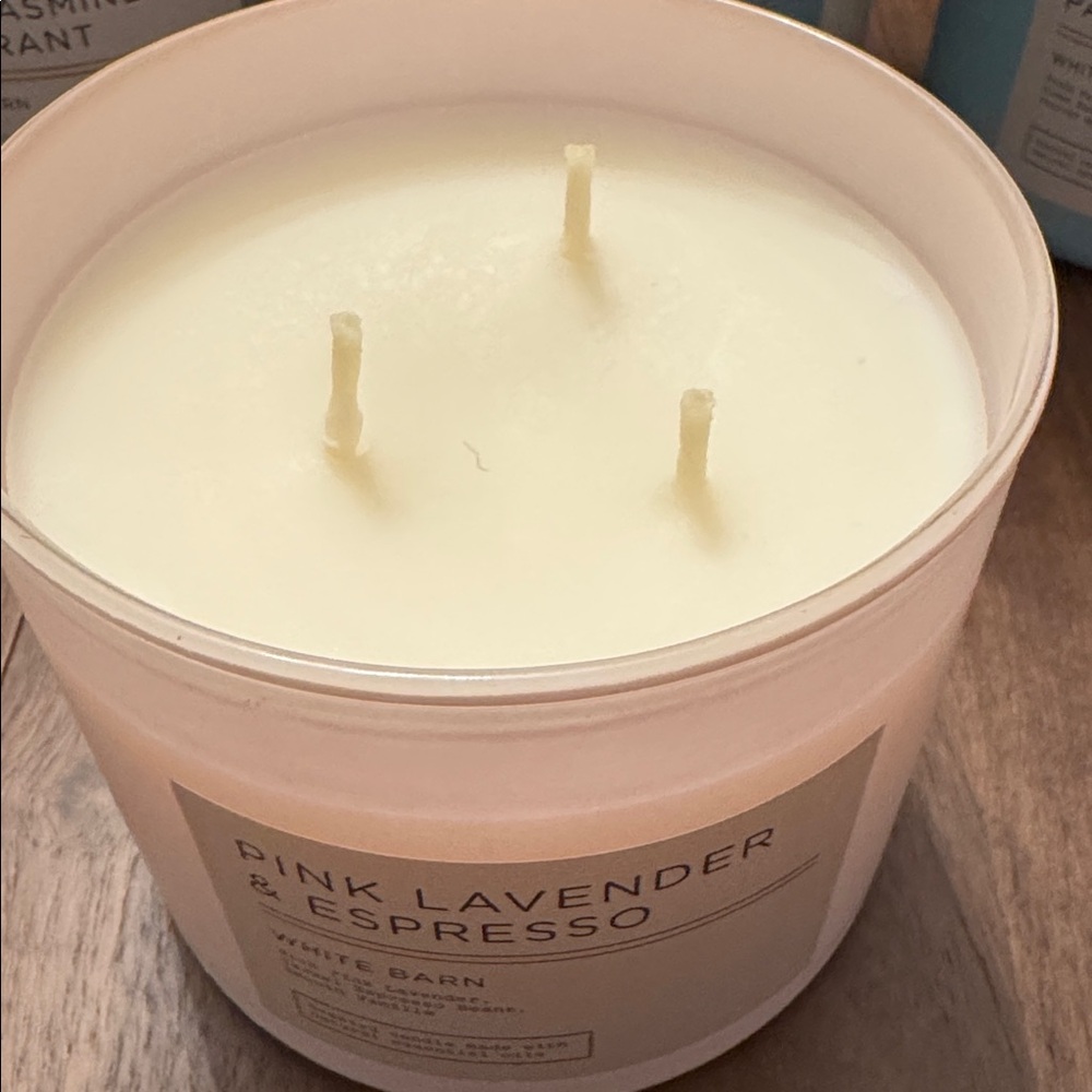 BBW / White Barn New 3-Wick Candle, Pink Lavender & Espresso, White Barn - Picture 3 of 5